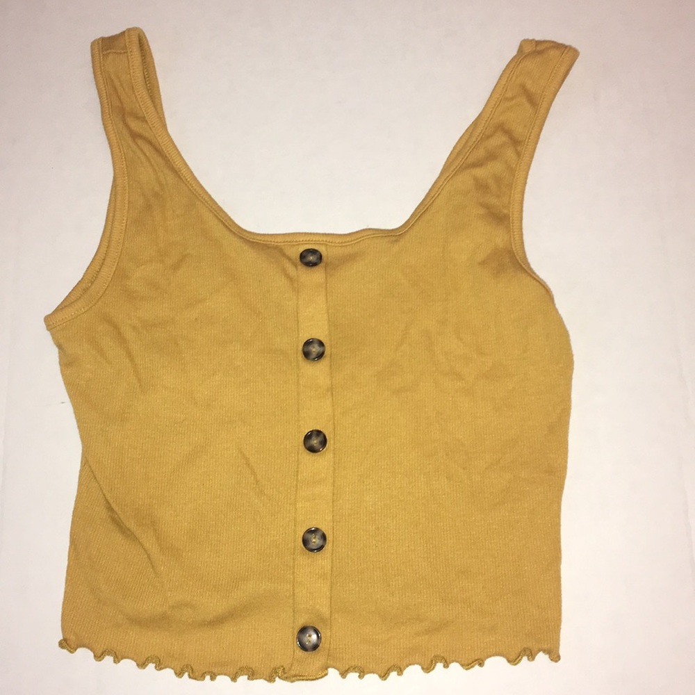 A crop top shirt✨